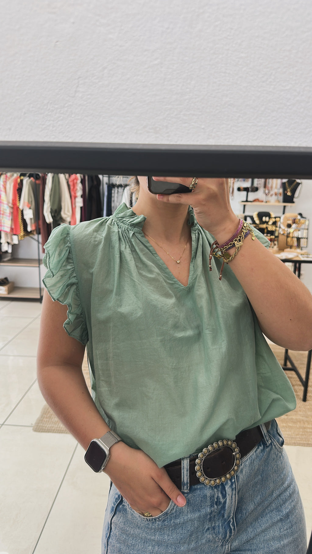 BLUSA PICO VOLANTE CUELLO MANGA CORTA