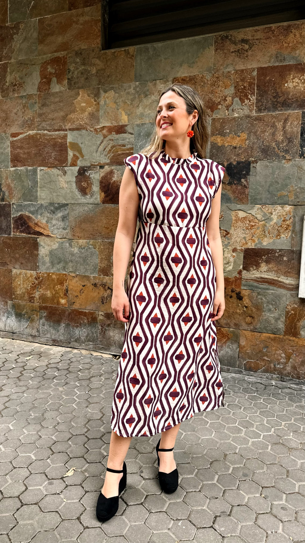 VESTIDO ESTAMPADO ÉTNICO BICO HOMBRERAS