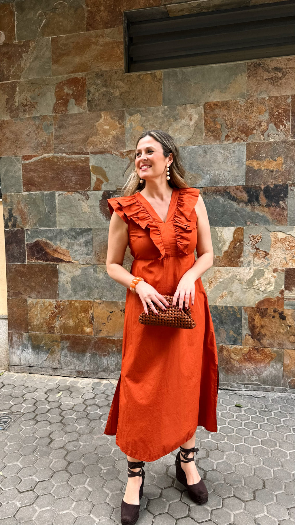 VESTIDO VOLANTE EN V
