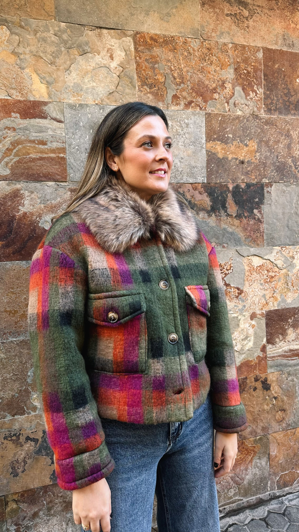 CHAQUETA MULTICOLOR CUELLO PELO SINTÉTICO