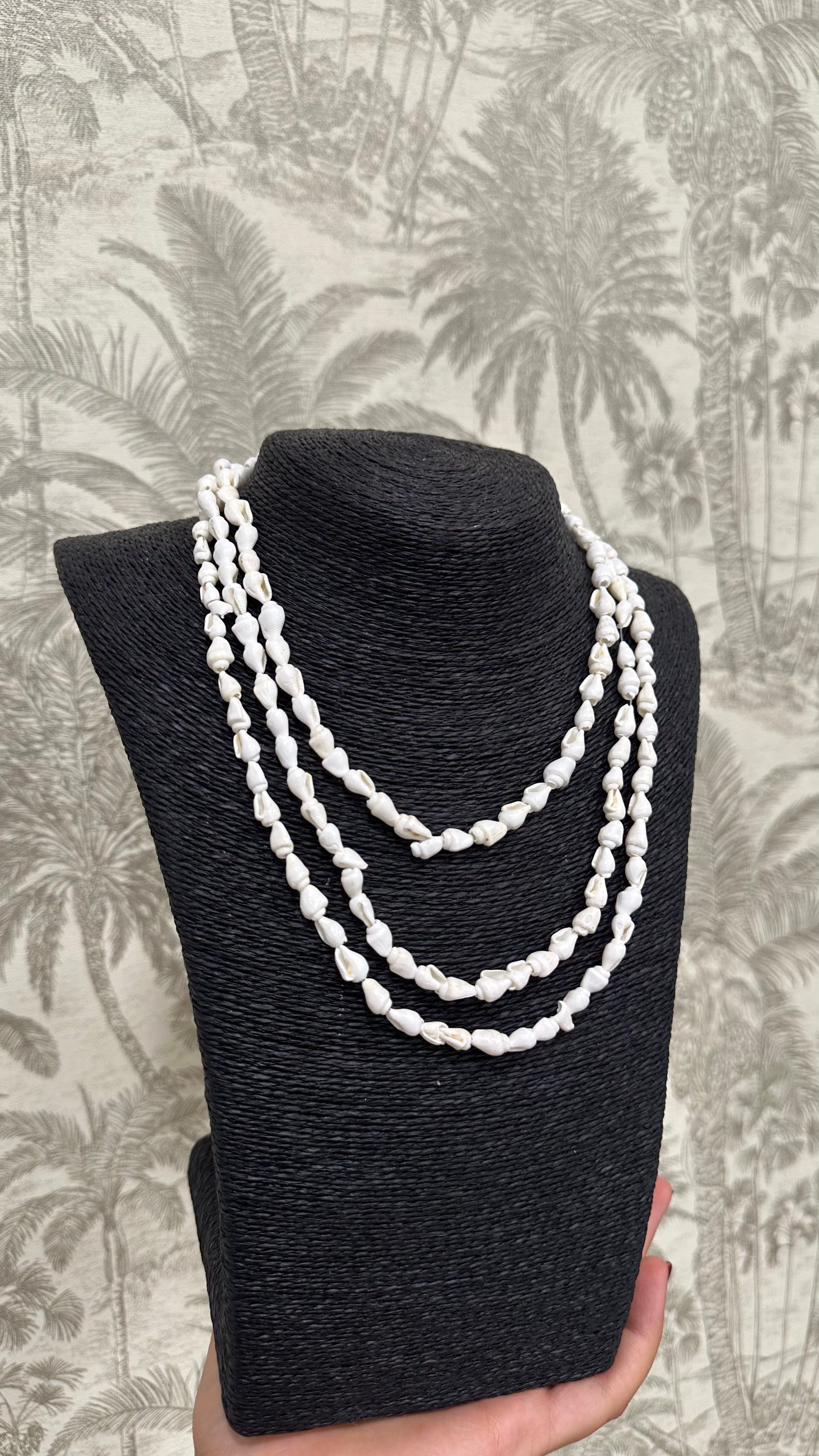 Collar único largo mini caracolas