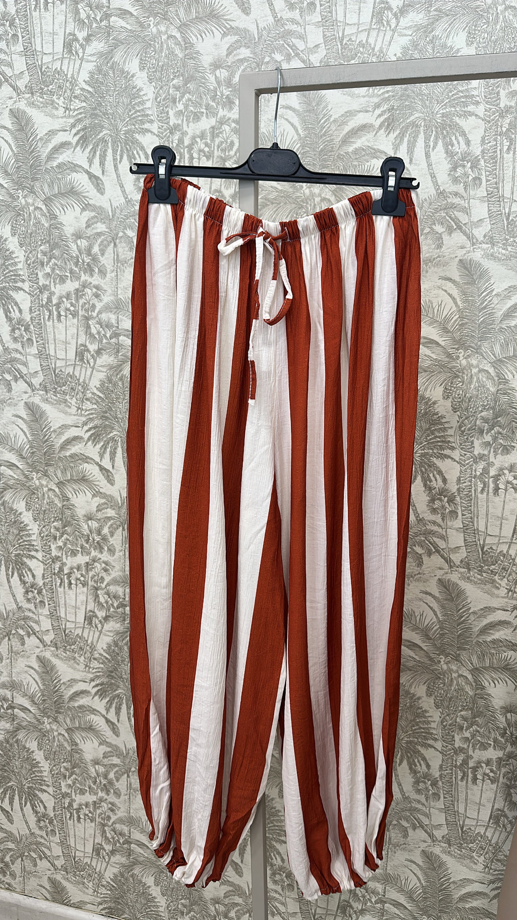 PANTALÓN BOMBACHO FLUIDO RAYAS ANCHAS