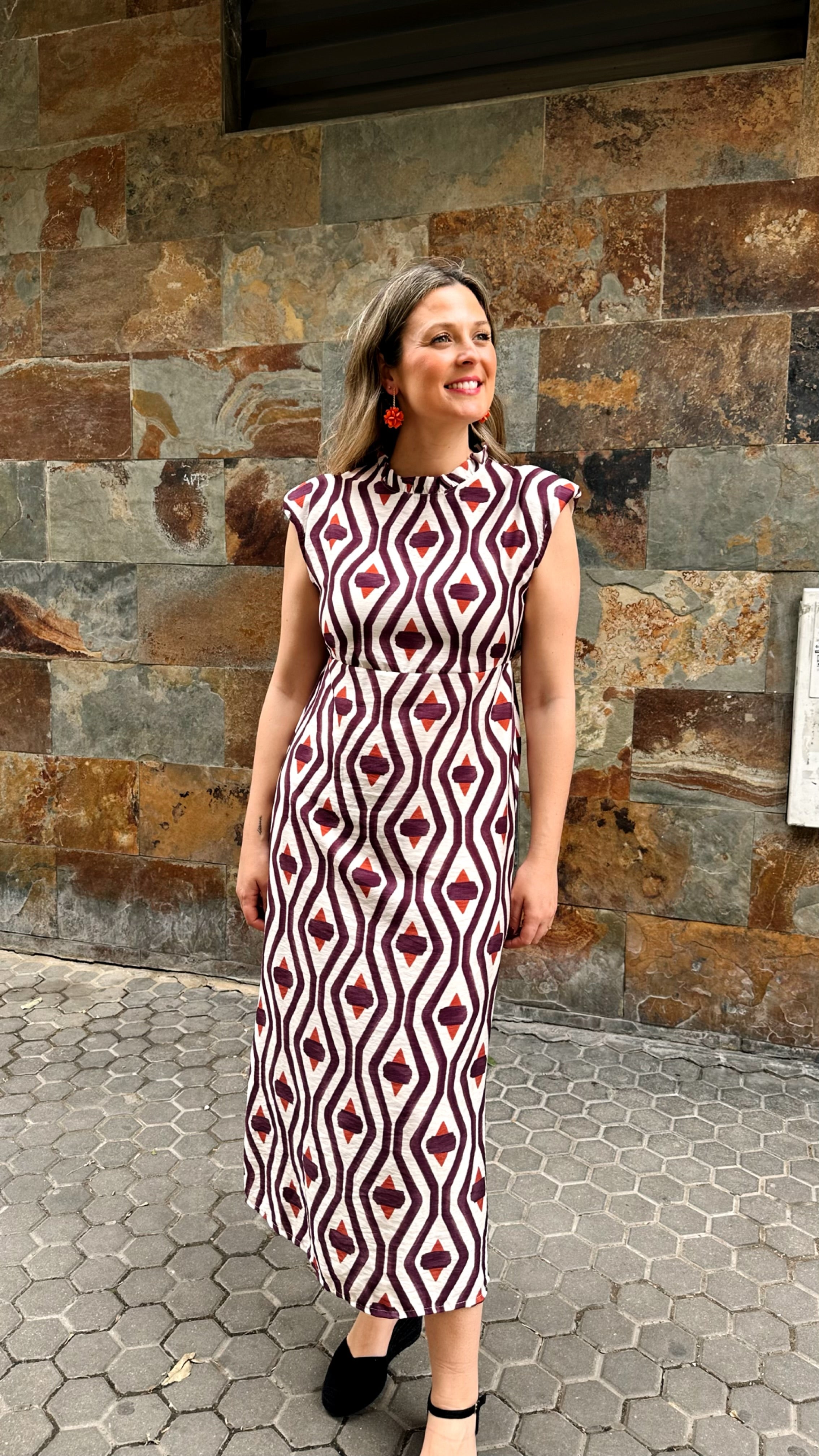 VESTIDO ESTAMPADO ÉTNICO BICO HOMBRERAS