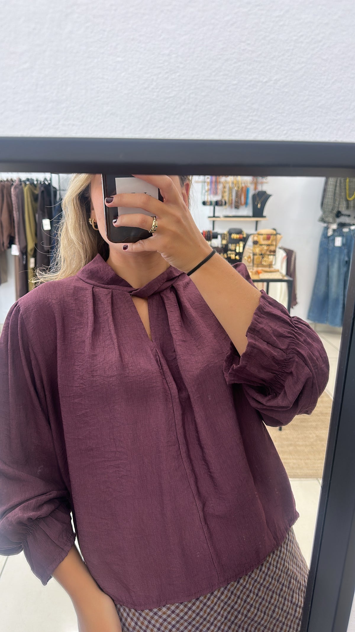 BLUSA DETALLE NUDO CUELLO