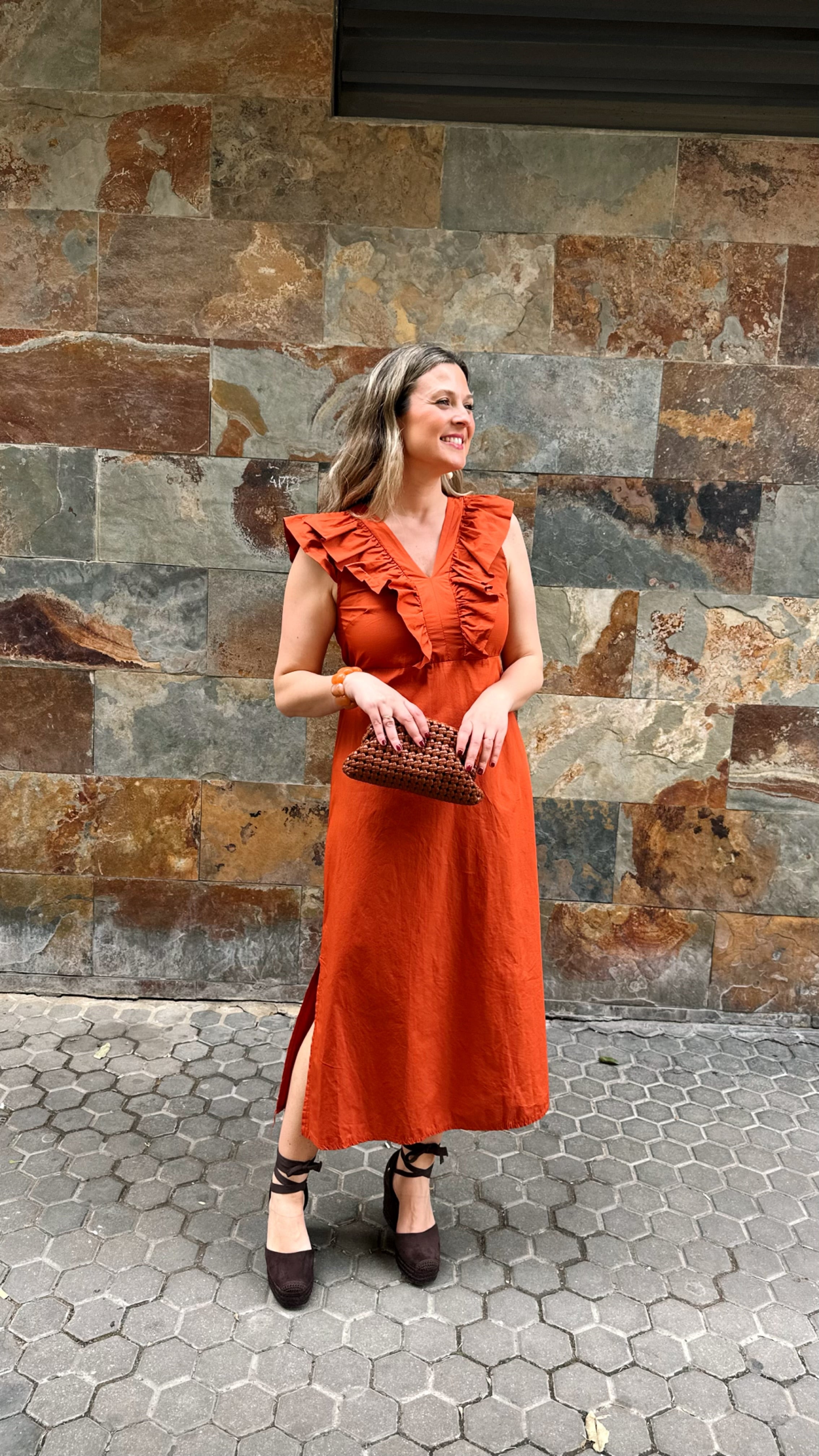 VESTIDO VOLANTE EN V