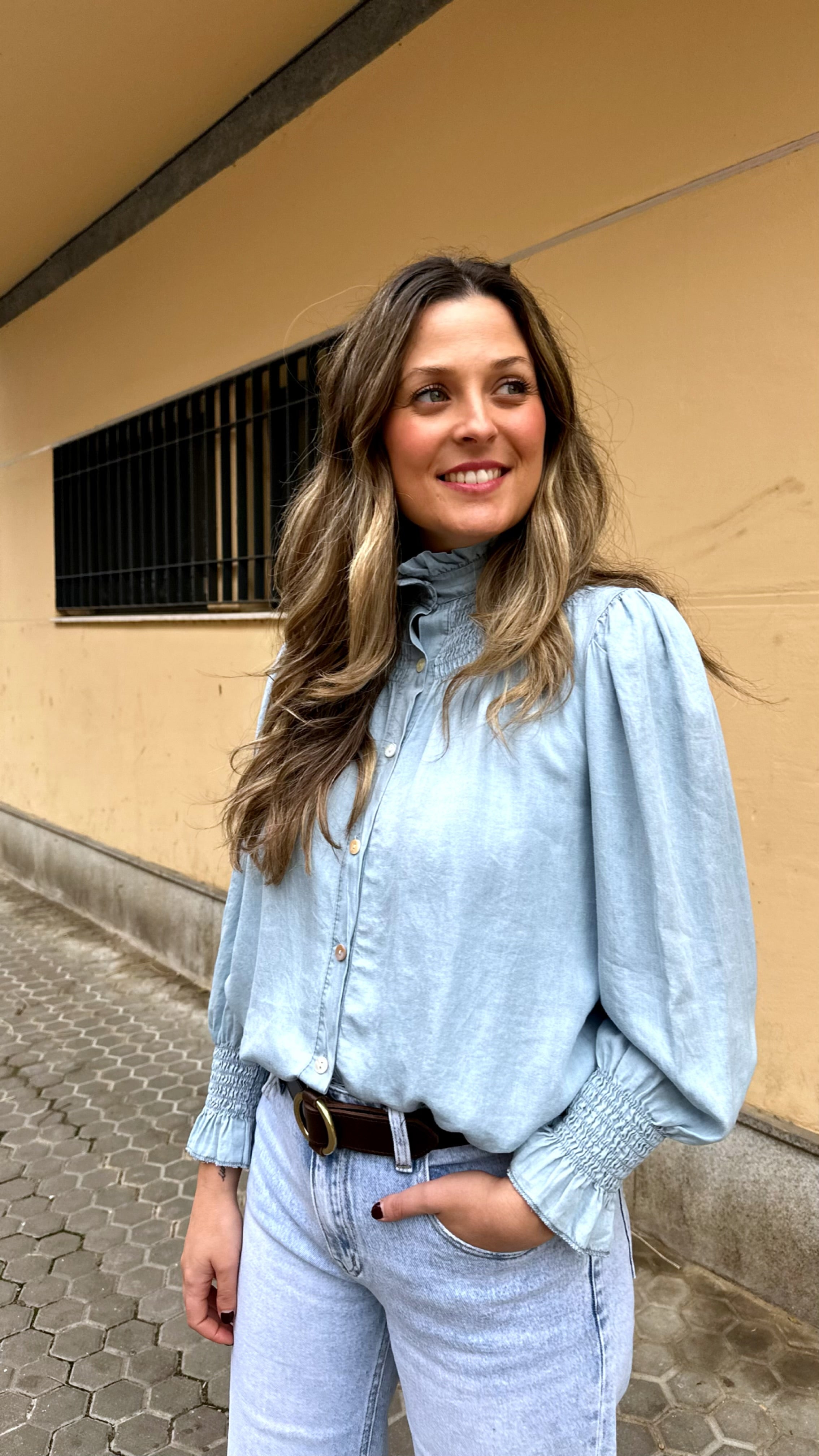 BLUSA CUELLO NIDO ABEJA VAQUERA