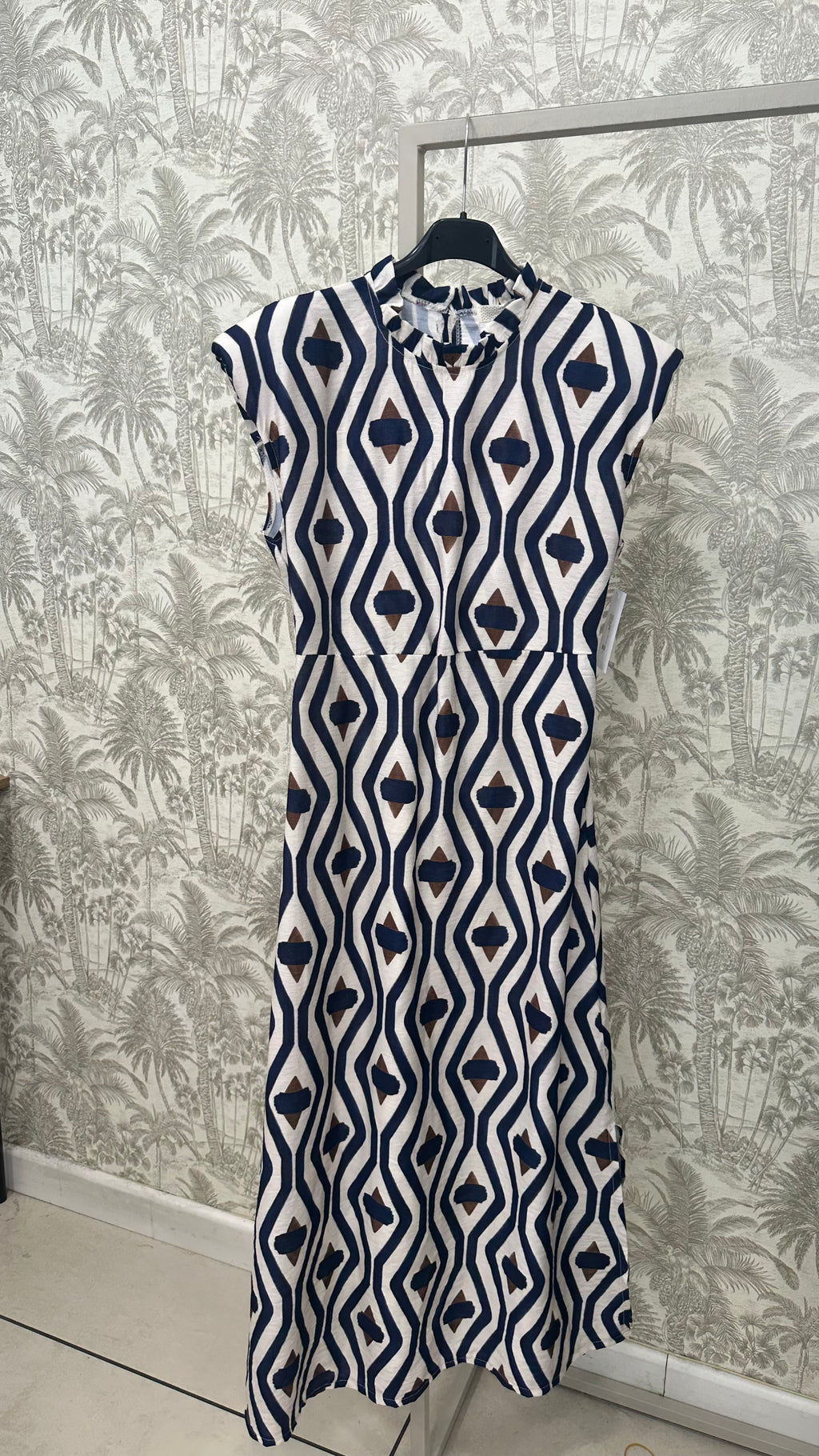 VESTIDO ESTAMPADO ÉTNICO BICO HOMBRERAS