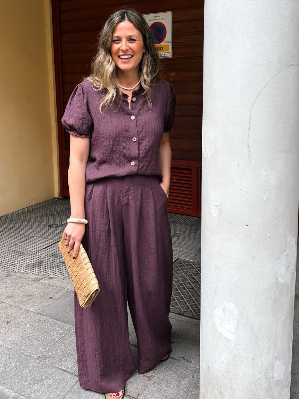 PANTALÓN LÍNEA PESPUNTE PINZAS
