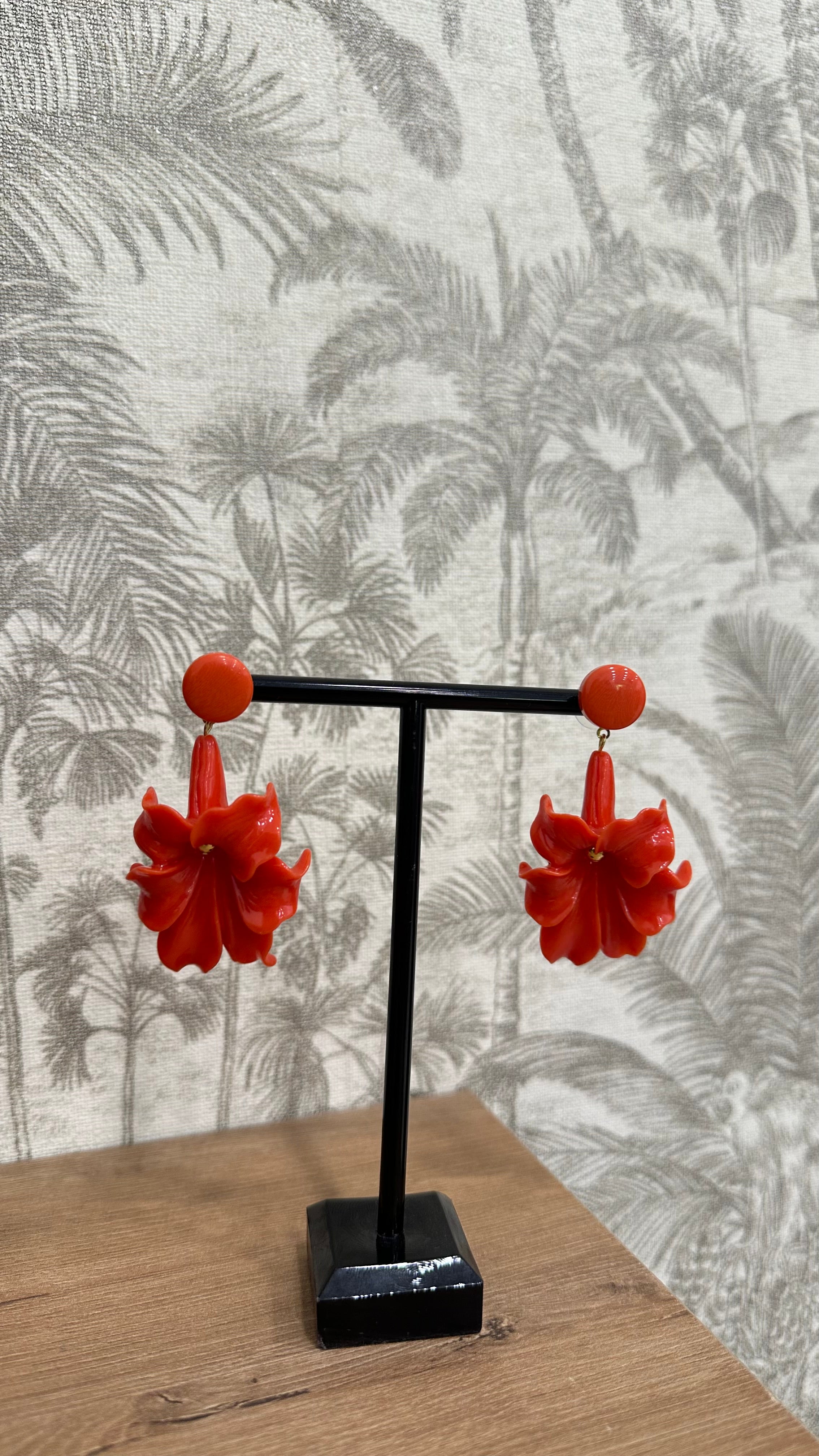 Pendiente flor coral