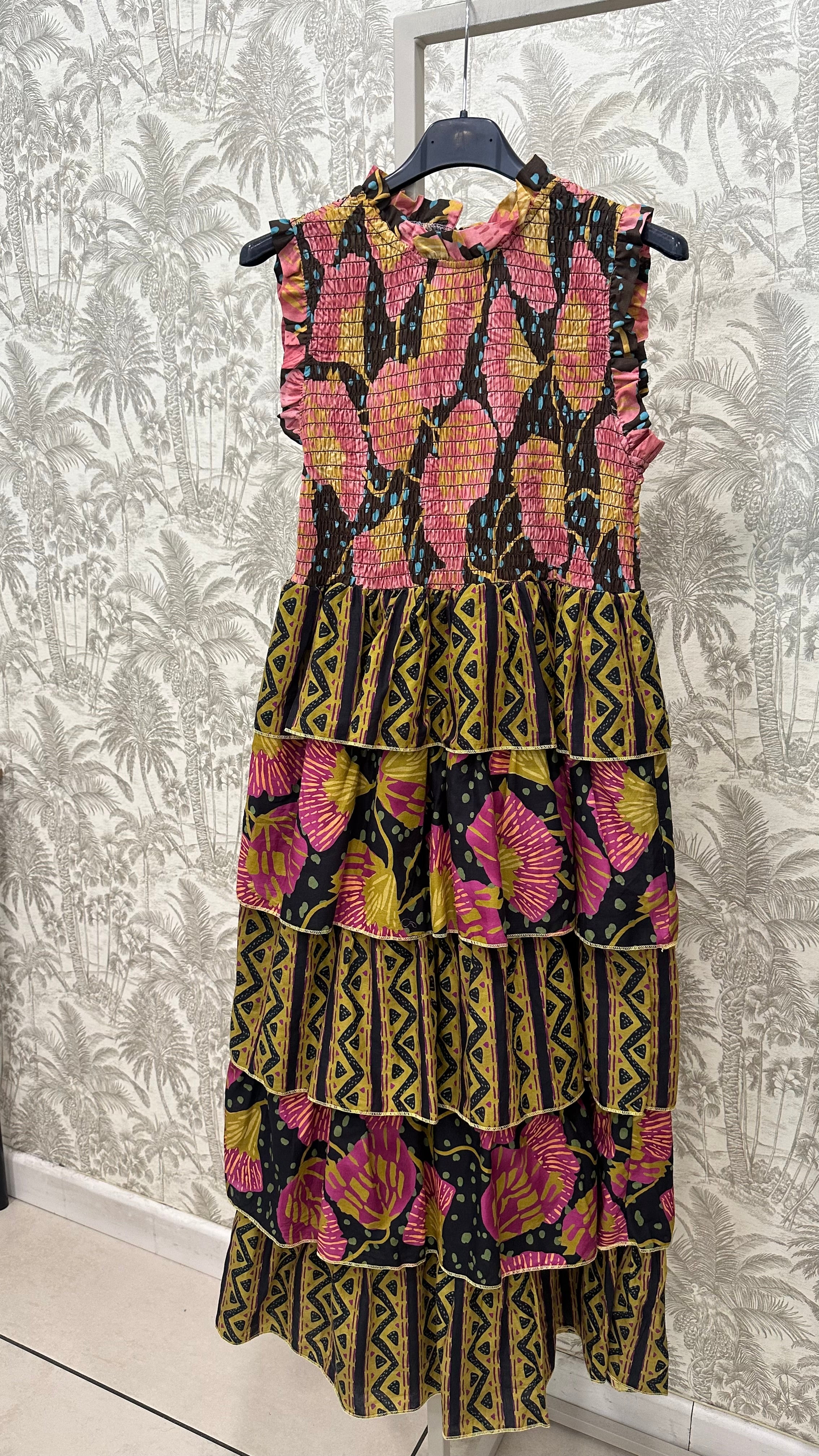 VESTIDO NIDO VOLANTES ESTAMPADO INDIO