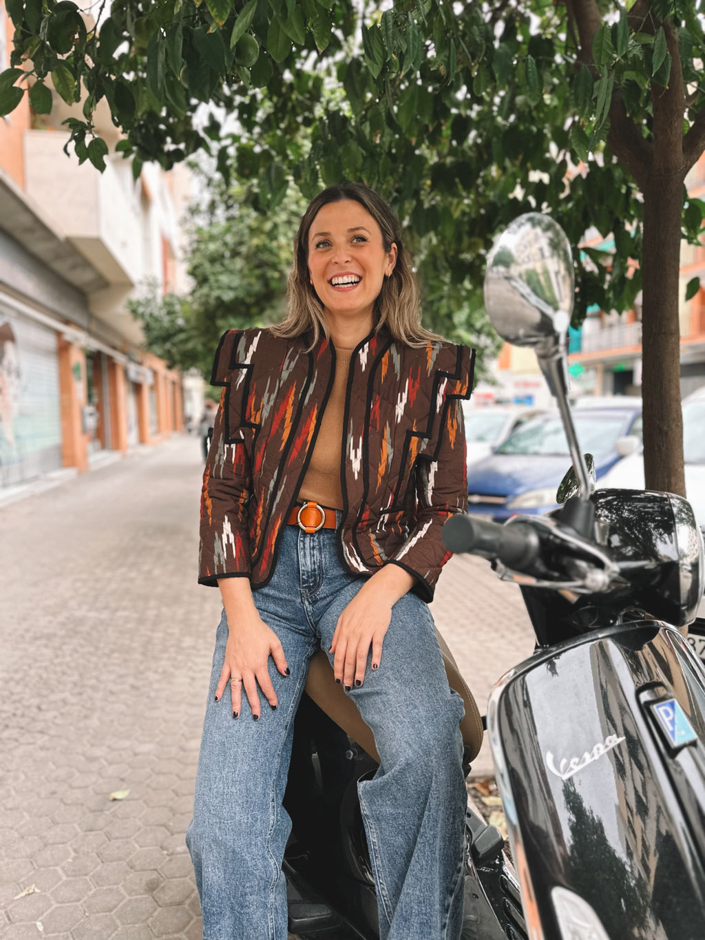 CHAQUETA ACOLCHADA IKAT HOMBRERAS