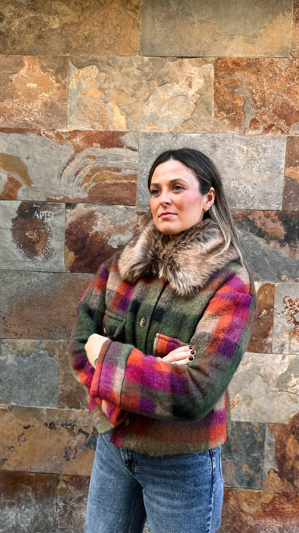 CHAQUETA MULTICOLOR CUELLO PELO SINTÉTICO