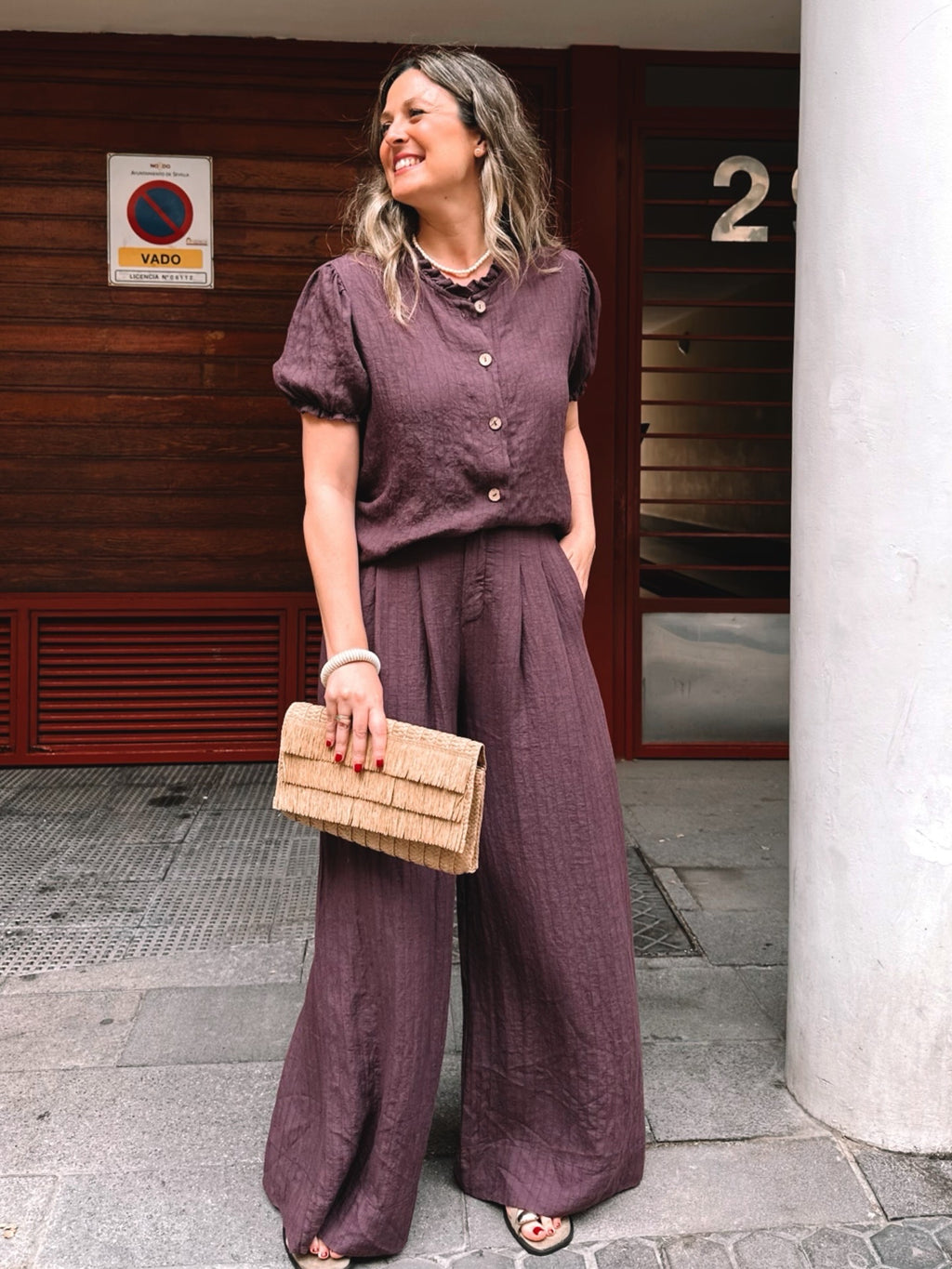 PANTALÓN LÍNEA PESPUNTE PINZAS